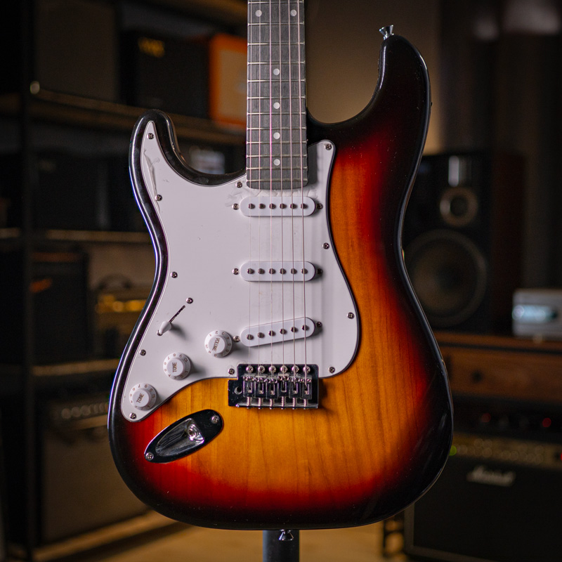GE8109-pacoguitar-2-1 گیتار الکتریک چپ دست اِسمیجِر Smiger L-G1 S-Style Sunburst - Image 1