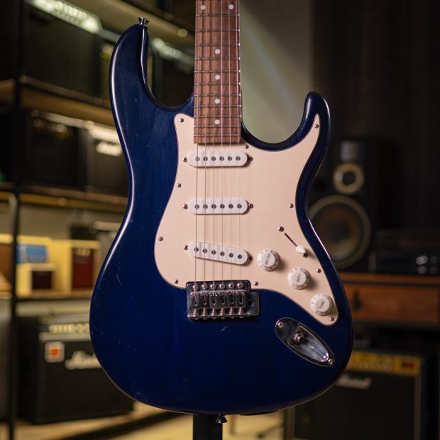 GE8213-pacoguitar-1 گیتار الکتریک جَمِیت Jammate Blue Stratocaster with USB Output - تصویر 1