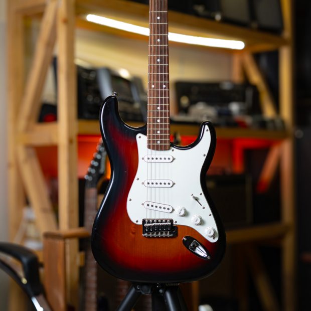 GE8051-pacoguitar-1 گیتار الکتریک فوتوژنیک Photogenic Stratocaster Sunburst - تصویر 1