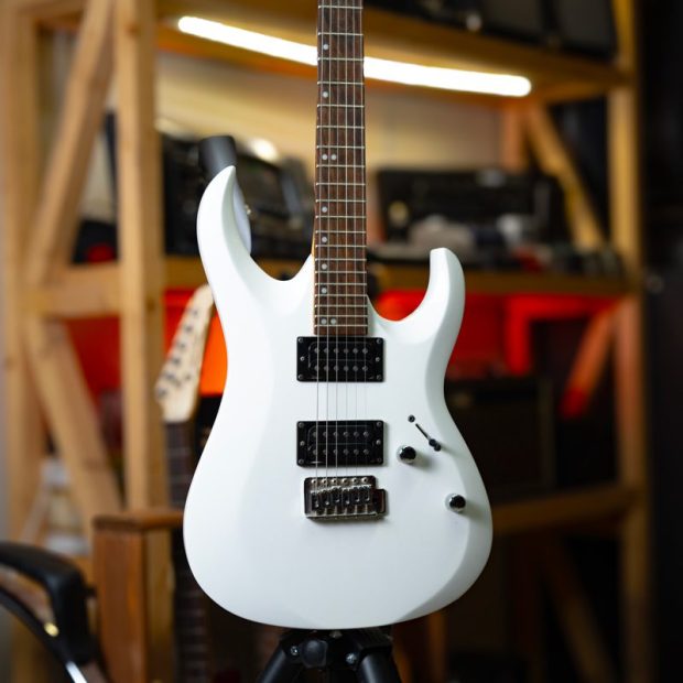 گیتار الکتریک کورت Cort X-1 White Pearl