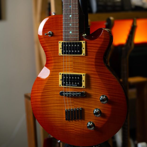 گیتار الکتریک یاماها Yamaha AES620 Honeyburst - تصویر 2