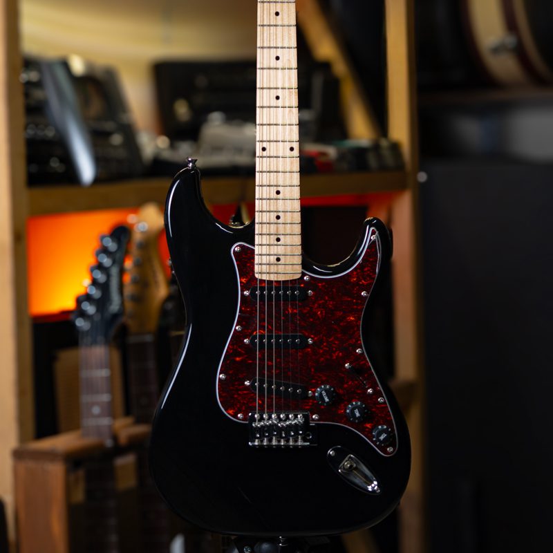 GE8090-pacoguitar-1 گیتار الکتریک اِسمیجِر <br> Smiger LG2 S Style Electric Guitar Black - Image 1