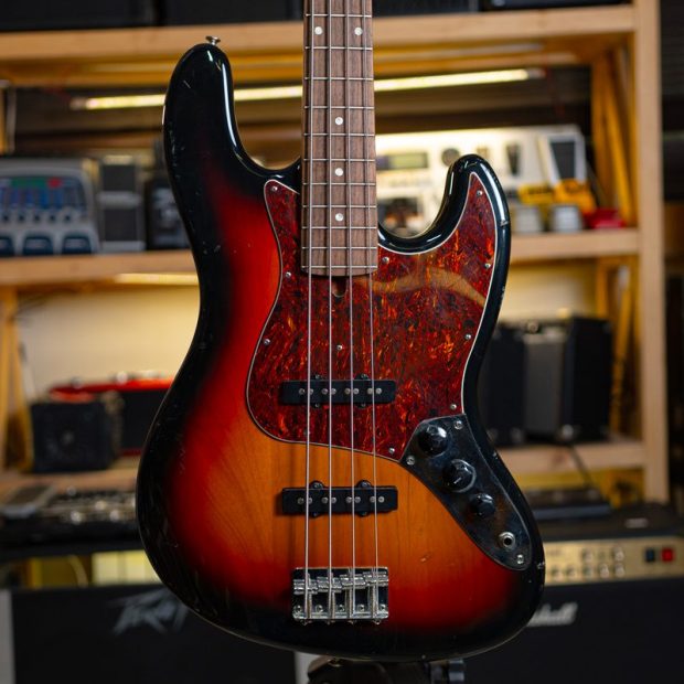 گیتار بیس لِیدبَک Laid Back Bass Guitar