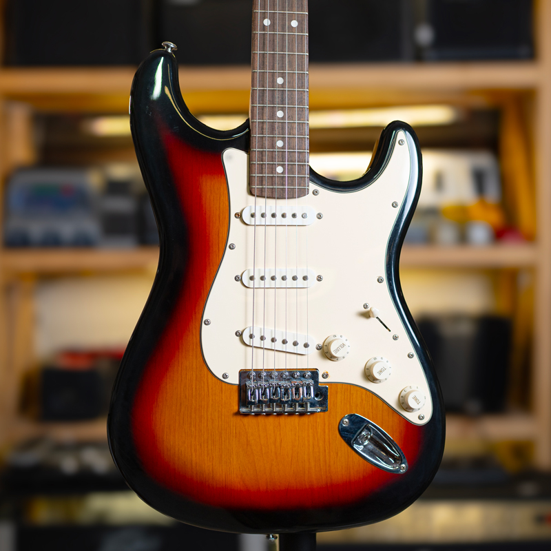 GE8133-pacoguitar-1 گیتار الکتریک مِیویس Mavis Stratocaster Sunburst by Ishibashi - Image 1