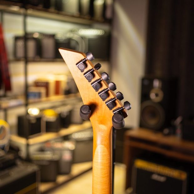 گیتار الکتریک یَبو Yabo Electric Guitar - تصویر 13