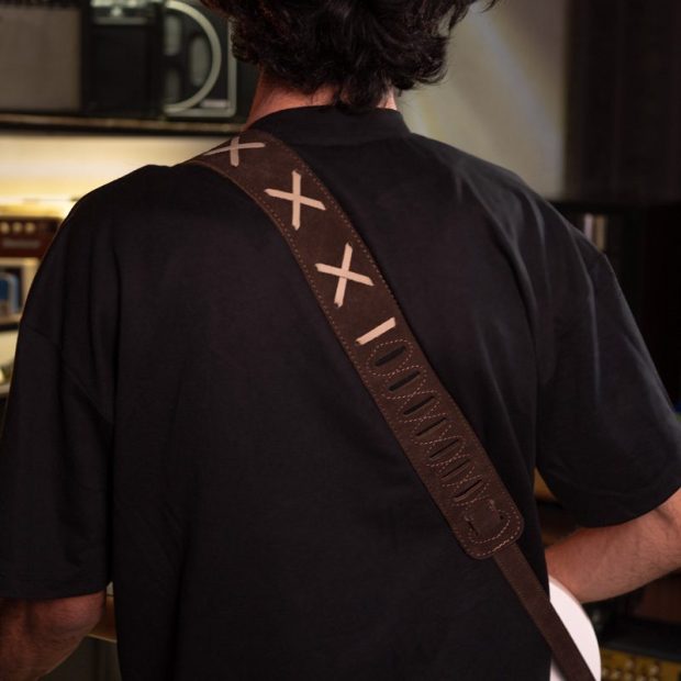 استرپ گیتار چرم گیلمور Legend D.G. Brown Guitar Strap - تصویر 2