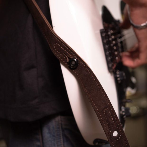 استرپ گیتار چرم گیلمور Legend D.G. Brown Guitar Strap - تصویر 5