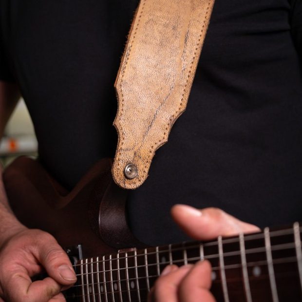 استرپ گیتار چرم شتر Camel Skin Leather Guitar Strap - تصویر 2