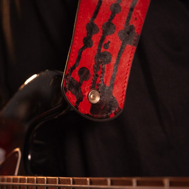 استرپ گیتار چرم اسپلتر Splatter Black Red Guitar Strap - تصویر 6