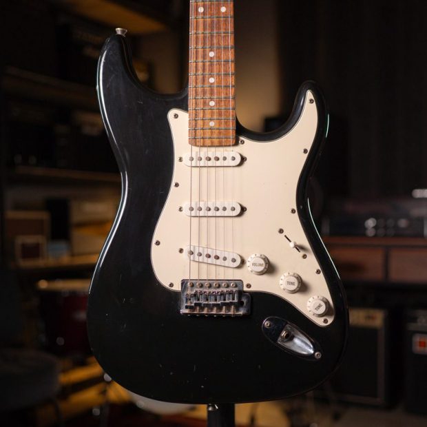 GE8219-pacoguitar-1 گیتار الکتریک آریا Aria STG Strat Black - تصویر 1