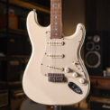 گیتار الکتریک اِستَگ  Stagg Stratocaster white