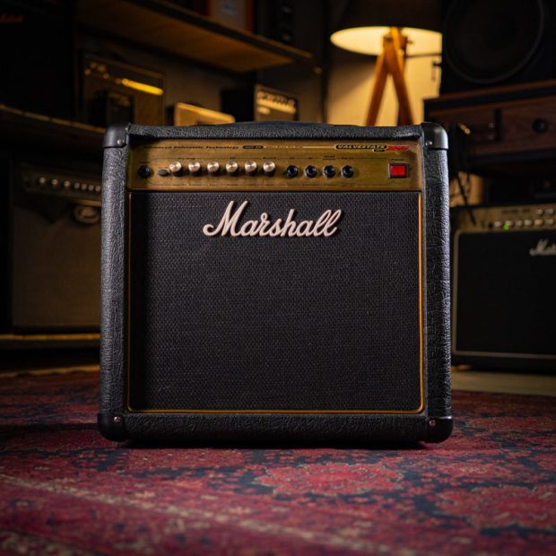 AM1121-pacoguitar-1 امپ گیتار الکتریک مارشال Marshall AVT 20 Valvestate 2000 - تصویر 1