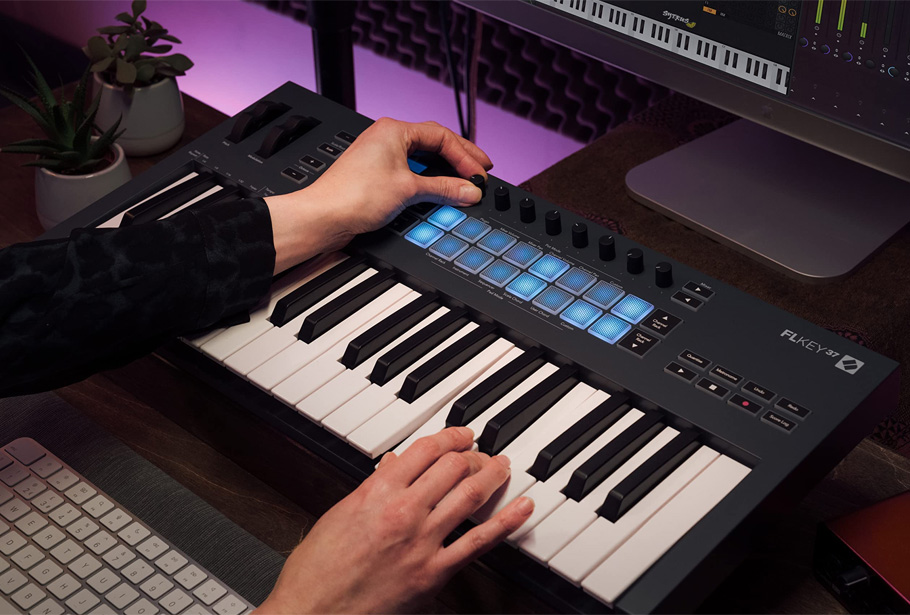 میدی کنترلر Novation FLkey 37 میدی کنترلر Novation FLkey 37