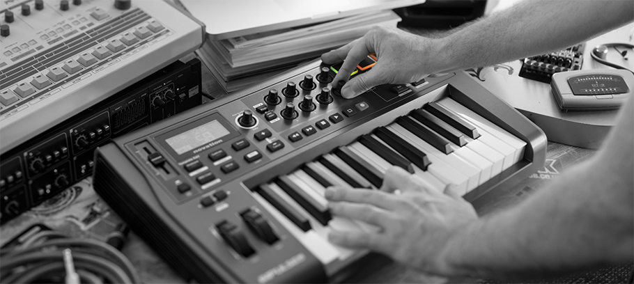 Novation Impulse 25 میدی کنترلر