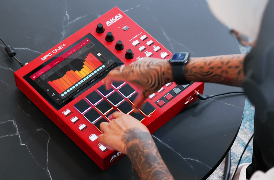 کنترلر نرم افزار AKAI MPC ONE+ کنترلر نرم افزار AKAI MPC ONE+