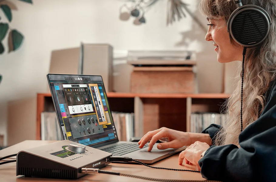 کارت صدا Universal Audio Apollo X4 Gen2 Essentials+ کارت صدا Universal Audio Apollo X4 Gen2 Essentials+