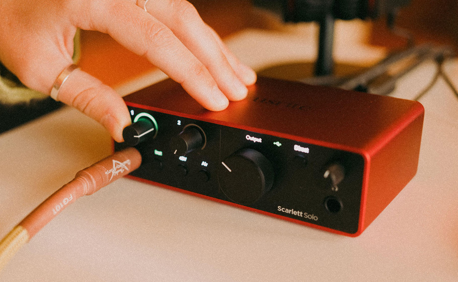 کارت صدا Focusrite Scarlett Solo 4th Gen کارت صدا Focusrite Scarlett Solo 4th Gen