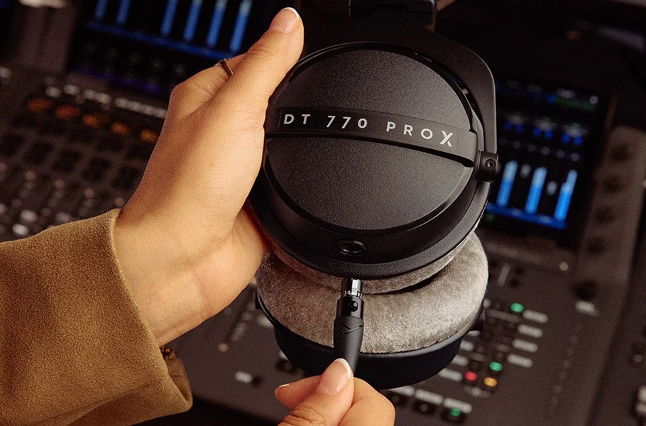 هدفون استودیویی Beyerdynamic DT 770 PRO X هدفون استودیویی Beyerdynamic DT 770 PRO X