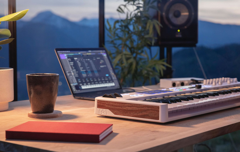 میدی کنترلر Arturia Keylab Essential 61 Mk3 میدی کنترلر Arturia Keylab Essential 61 Mk3