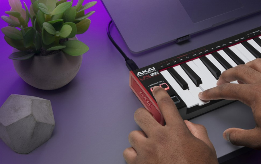 میدی کنترلر AKAI Professional LPK25 MKII میدی کنترلر AKAI Professional LPK25 MKII