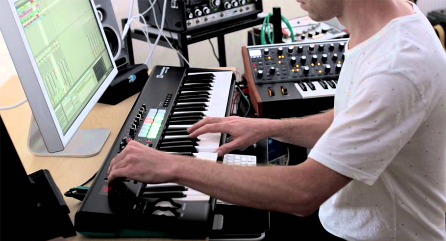 Novation Launchkey 49 MKII میدی کنترلر Novation Launchkey 49 MKII میدی کنترلر