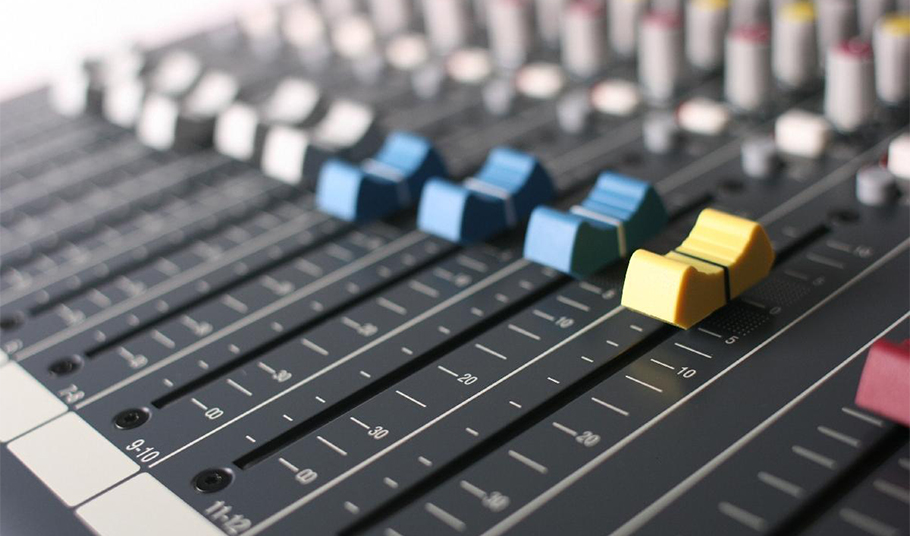 Allen & Heath ZED-12FX میکسر صدا Allen & Heath ZED-12FX میکسر صدا