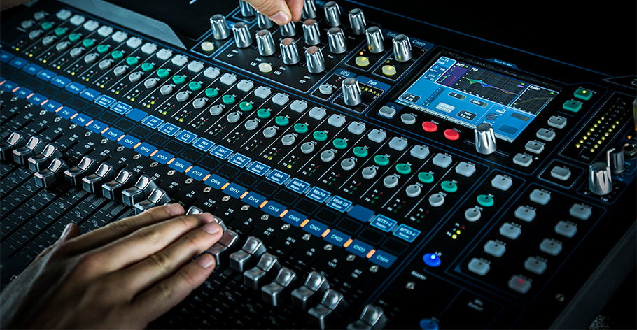 Allen & Heath QU-16C میکسر صدا Allen & Heath QU-16C میکسر صدا