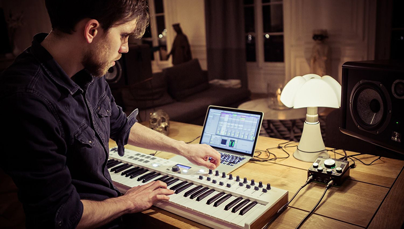 Arturia KeyLab Essential 49 میدی کنترلر Arturia KeyLab Essential 49 میدی کنترلر