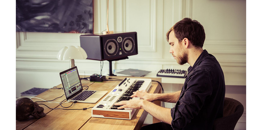 Arturia KeyLab Essential 61 میدی کنترلر Arturia KeyLab Essential 61 میدی کنترلر