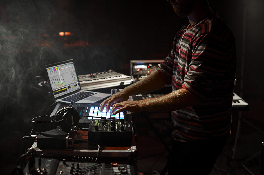 Ableton PUSH 2 میدی کنترلر Ableton PUSH 2 میدی کنترلر