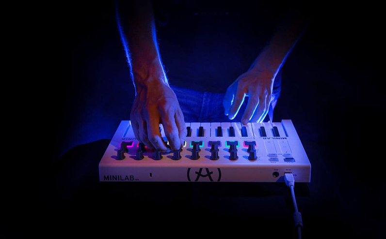 Arturia MiniLab MkII میدی کنترلر Arturia MiniLab MkII میدی کنترلر