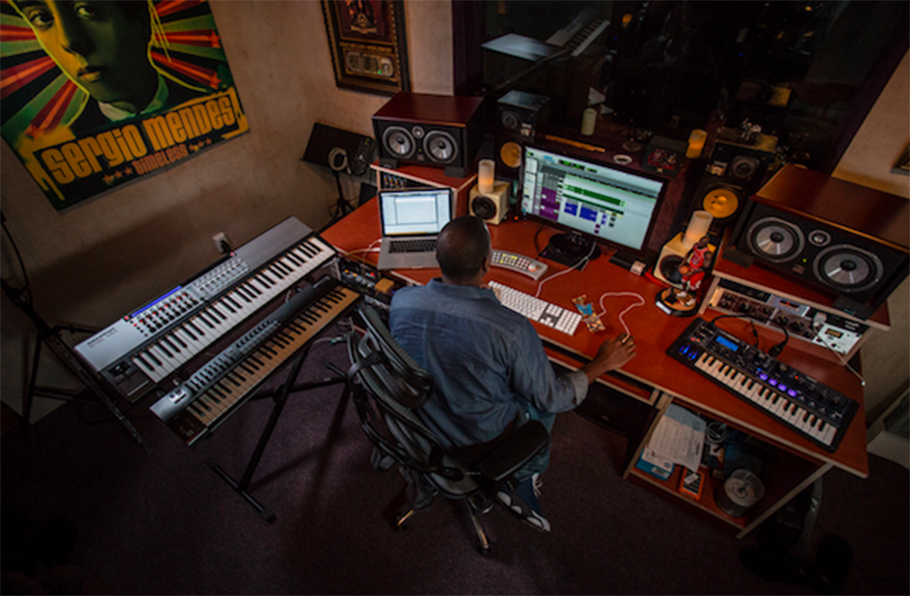 Novation 25 SL MKII میدی کنترلر