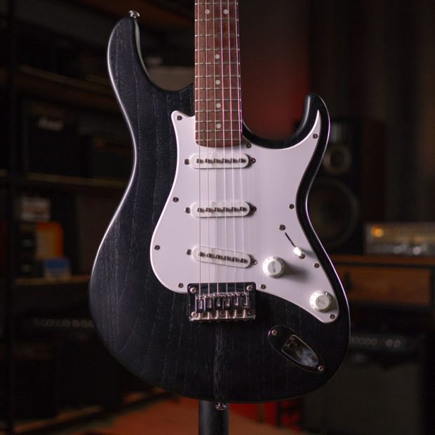 Cort G100 Black-pacoguitar-1 گیتار الکتریک کورت Cort G100 - تصویر 1